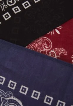 Pier One Unisex - Pañuelo - Black/Blue/Red 5 Pier One Unisex - Pañuelo - Black/Blue/Red -Pier One 0763f35dd2c146798be05cd7a75fd0e6