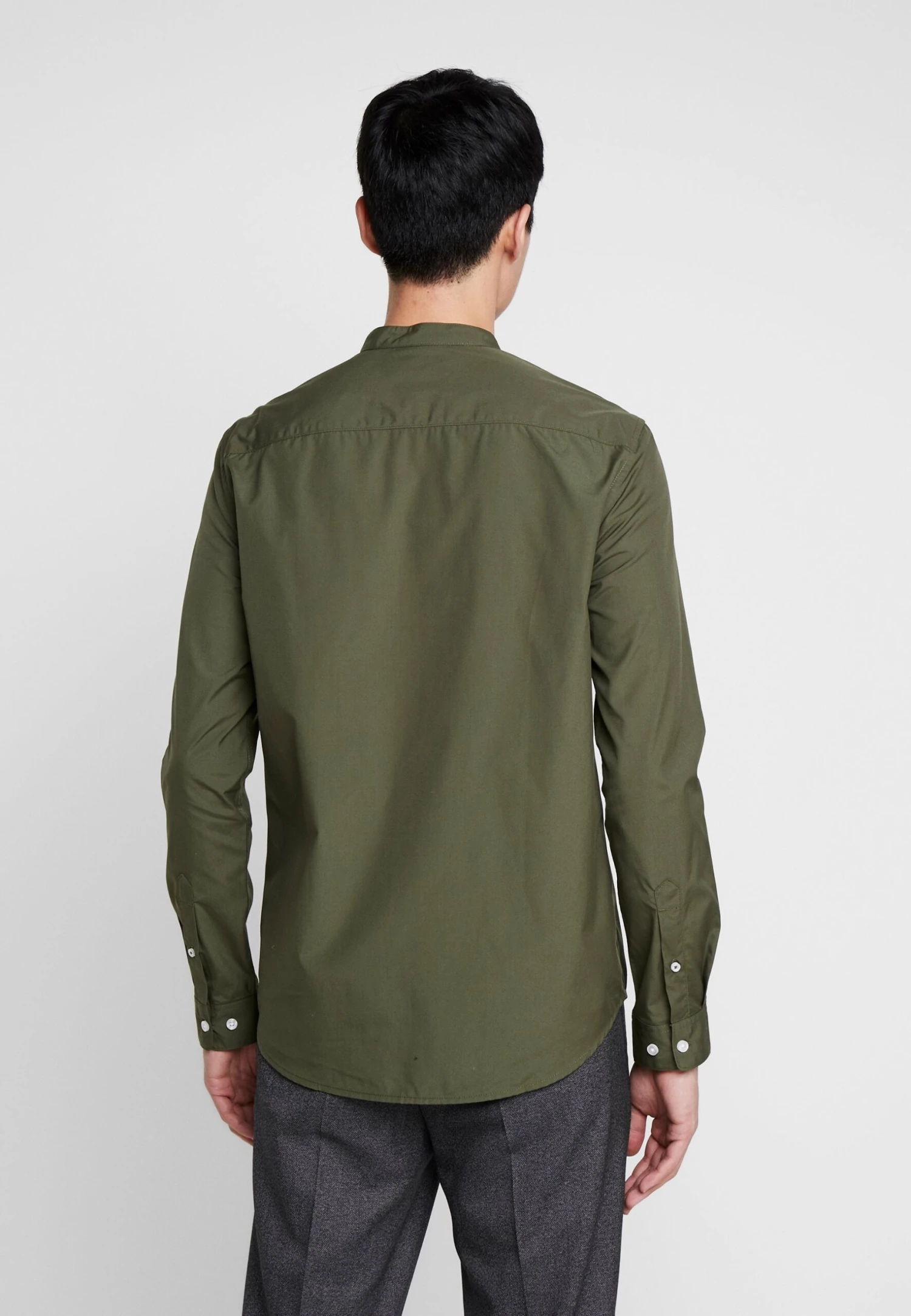 Pier One 2 Pack - Camisa - Oliv/Black 3 Pier One 2 Pack - Camisa - Oliv/Black - Imagen 3