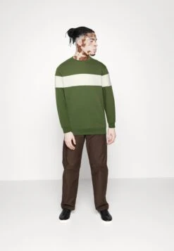 Pier One -Pier One 3172cbeab2a348ef90176412baf60ec6