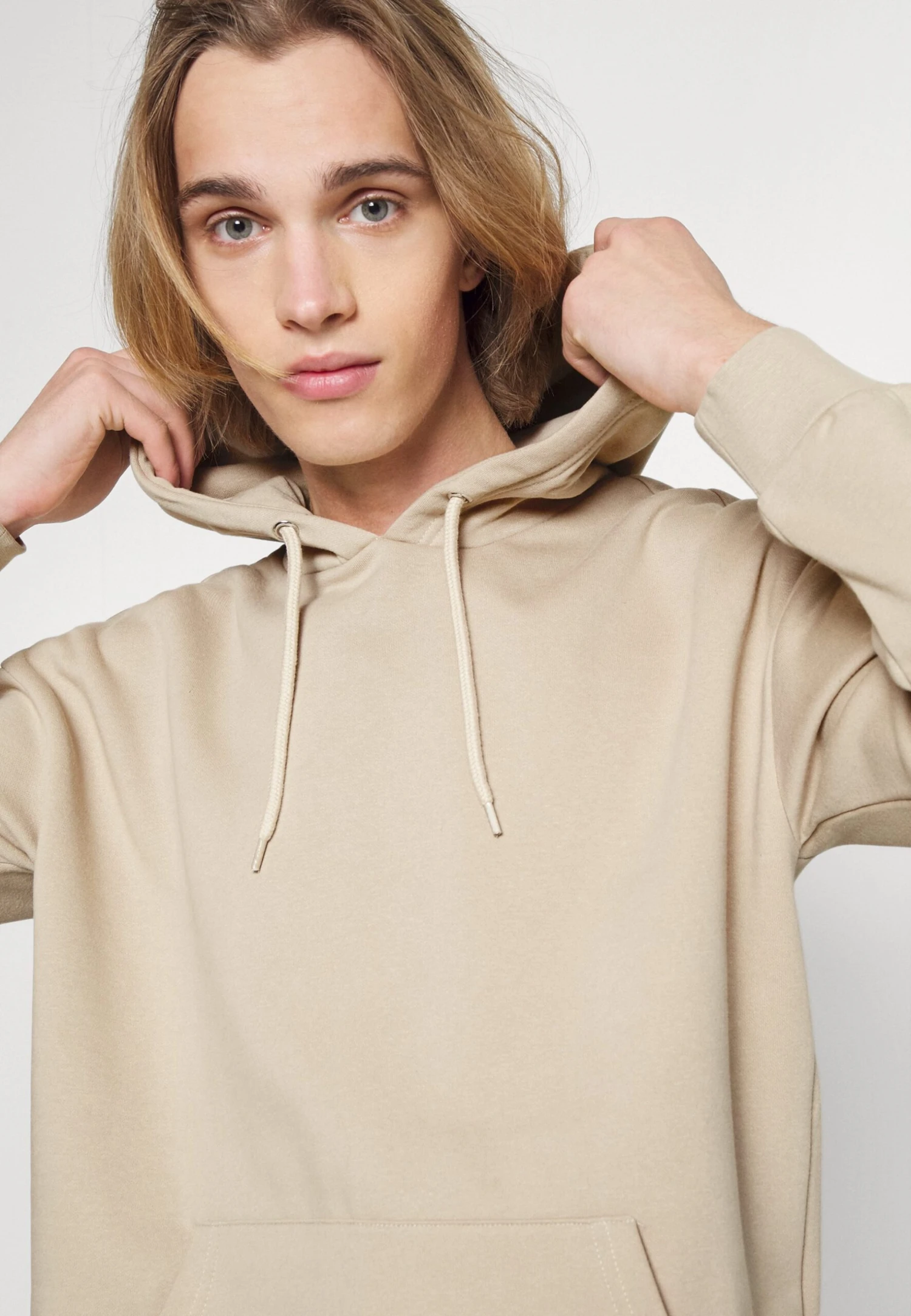 Pier One 2 Pack - Jersey Con Capucha - Black/ Beige 6 Pier One 2 Pack - Jersey Con Capucha - Black/ Beige - Imagen 6