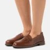 Pier One Leather - Mocasines - Brown