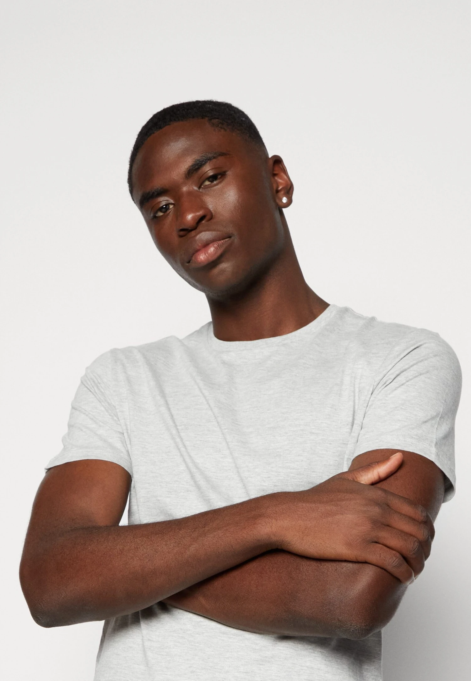 Pier One Unisex 5 Pack - Camiseta Básica - Black /Dark Blue/Dark Green 4 Pier One Unisex 5 Pack - Camiseta Básica - Black /Dark Blue/Dark Green - Imagen 4