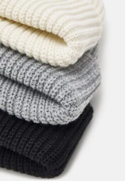 Pier One Unisex 3 Pack - Gorro - Black/White/Grey 5 Pier One Unisex 3 Pack - Gorro - Black/White/Grey -Pier One 657b69baee964558954b34c207a17b7c