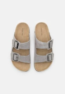Pier One Leather Unisex - Pantuflas - Grey 9 Pier One Leather Unisex - Pantuflas - Grey -Pier One 6e172422b00e484a8ac21c5f565af9d6