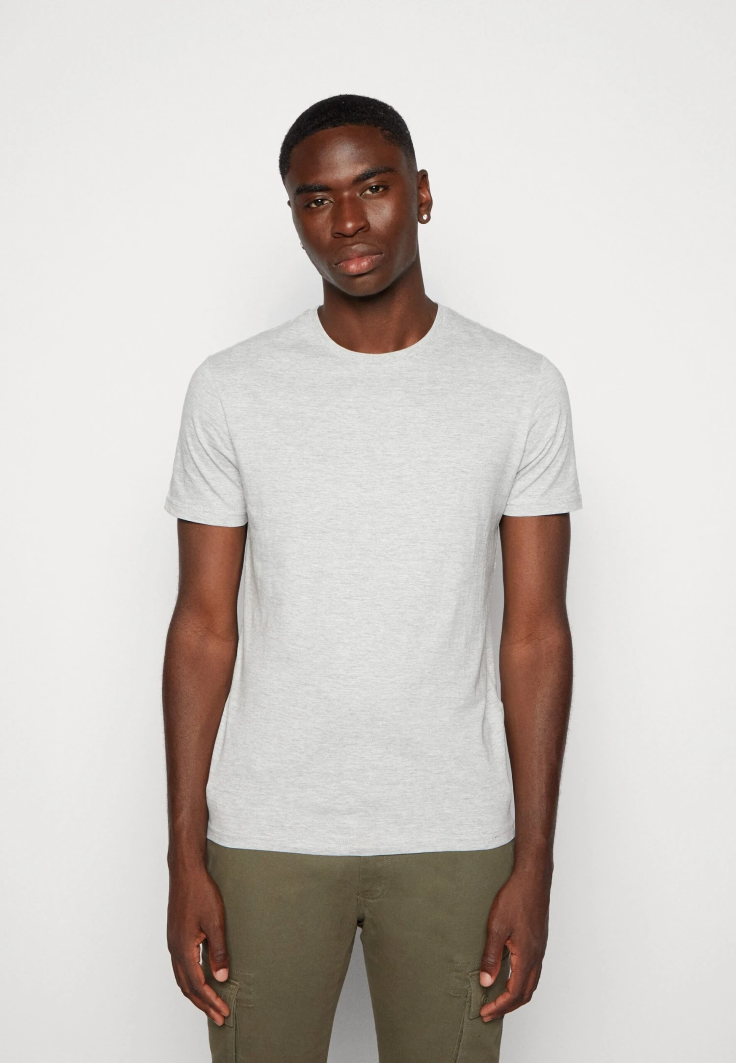 Pier One Unisex 5 Pack - Camiseta Básica - Black /Dark Blue/Dark Green 2 Pier One Unisex 5 Pack - Camiseta Básica - Black /Dark Blue/Dark Green - Imagen 2