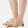 Pier One Leather - Sandalias Planas - Beige