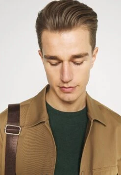 Pier One Basic Crewneck - Jersey De Punto - Mottled Dark Green 11 Pier One Basic Crewneck - Jersey De Punto - Mottled Dark Green -Pier One c4a75157027844b18a449c0bf30f39e5