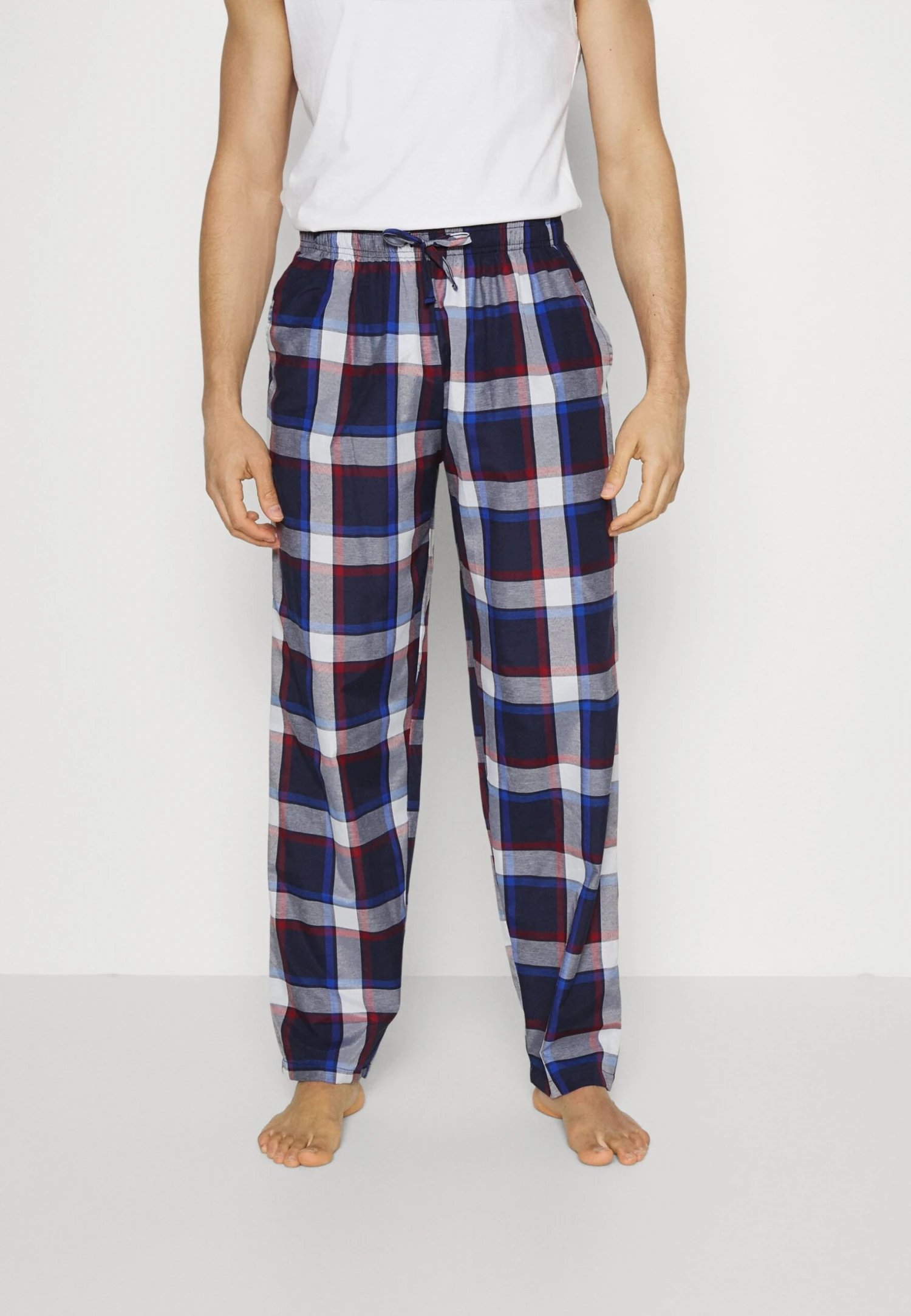 Pier One 2 Pack - Pantalón De Pijama - 503 - Dark Blue_302 - Red 3 Pier One 2 Pack - Pantalón De Pijama - 503 - Dark Blue_302 - Red - Imagen 3