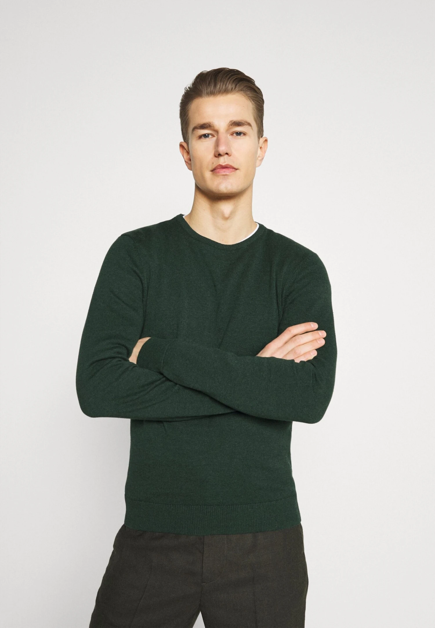 Pier One Basic Crewneck - Jersey De Punto - Mottled Dark Green 1 Pier One Basic Crewneck - Jersey De Punto - Mottled Dark Green