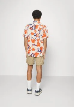 Pier One Shorts - Tan -Pier One d4b95d4f2e68415b9afb3c8a293a00a7