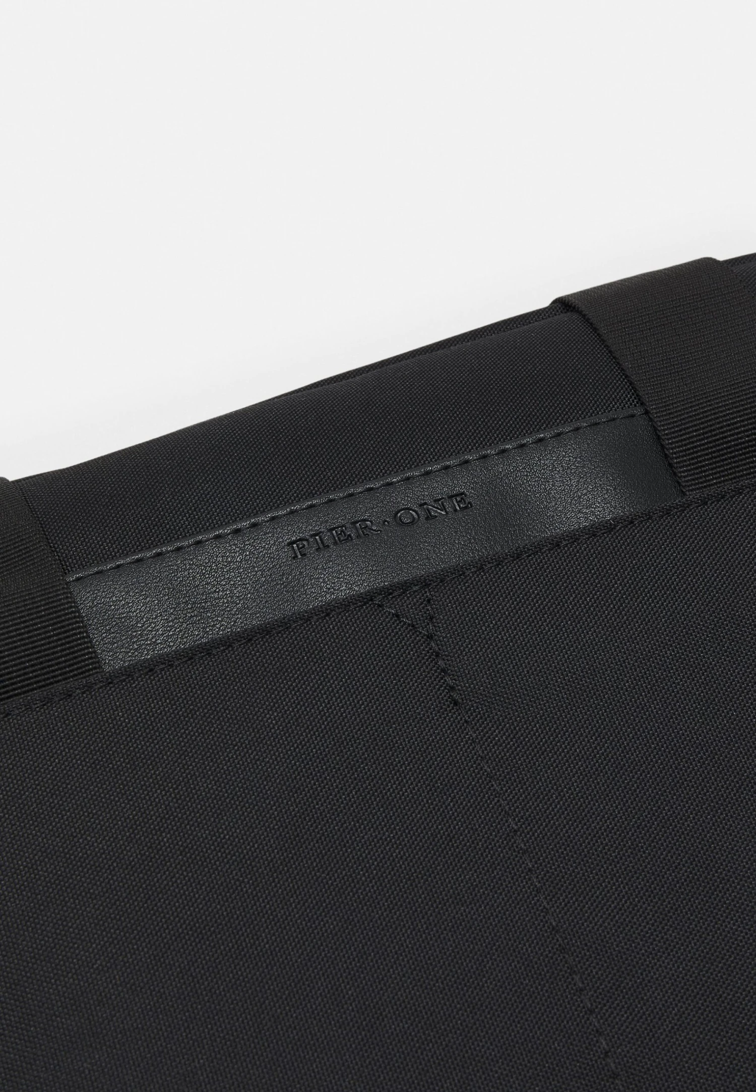 Pier One Unisex - Funda Para Portátil - Black 4 Pier One Unisex - Funda Para Portátil - Black - Imagen 4